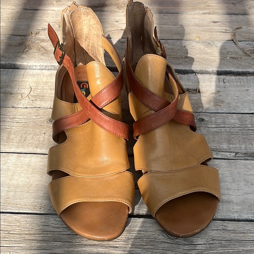 Everybody Tan and Brown Women's Sandals
